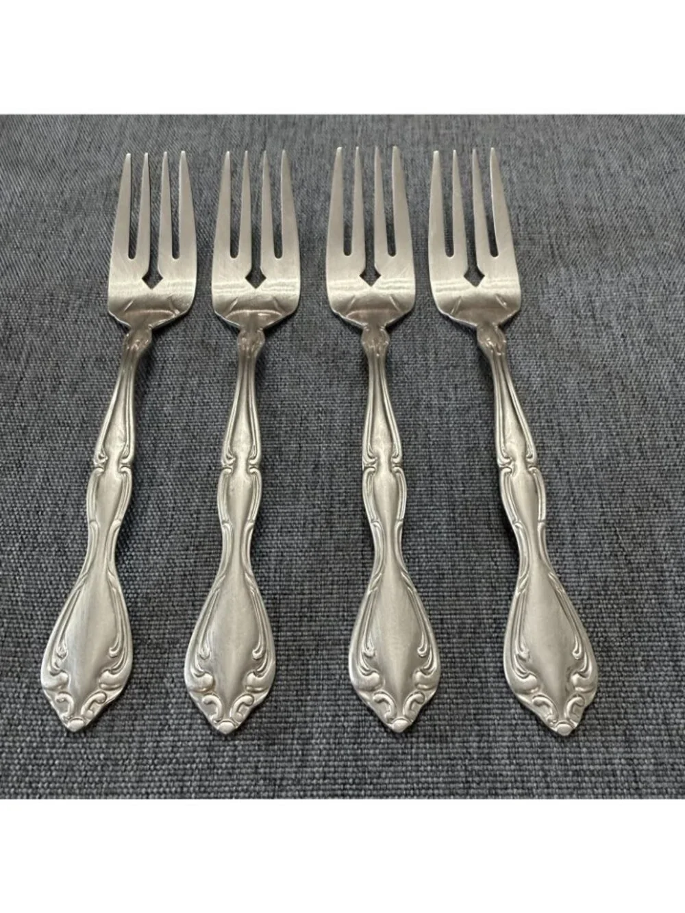 Set of 4 Oneida Cantata Glossy Salad Forks Stainless Flatware Community